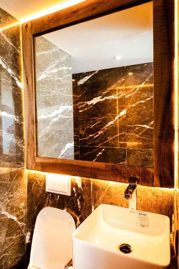 Studio Pied Dans L'Eau Apartment Есувейра Екстериор снимка