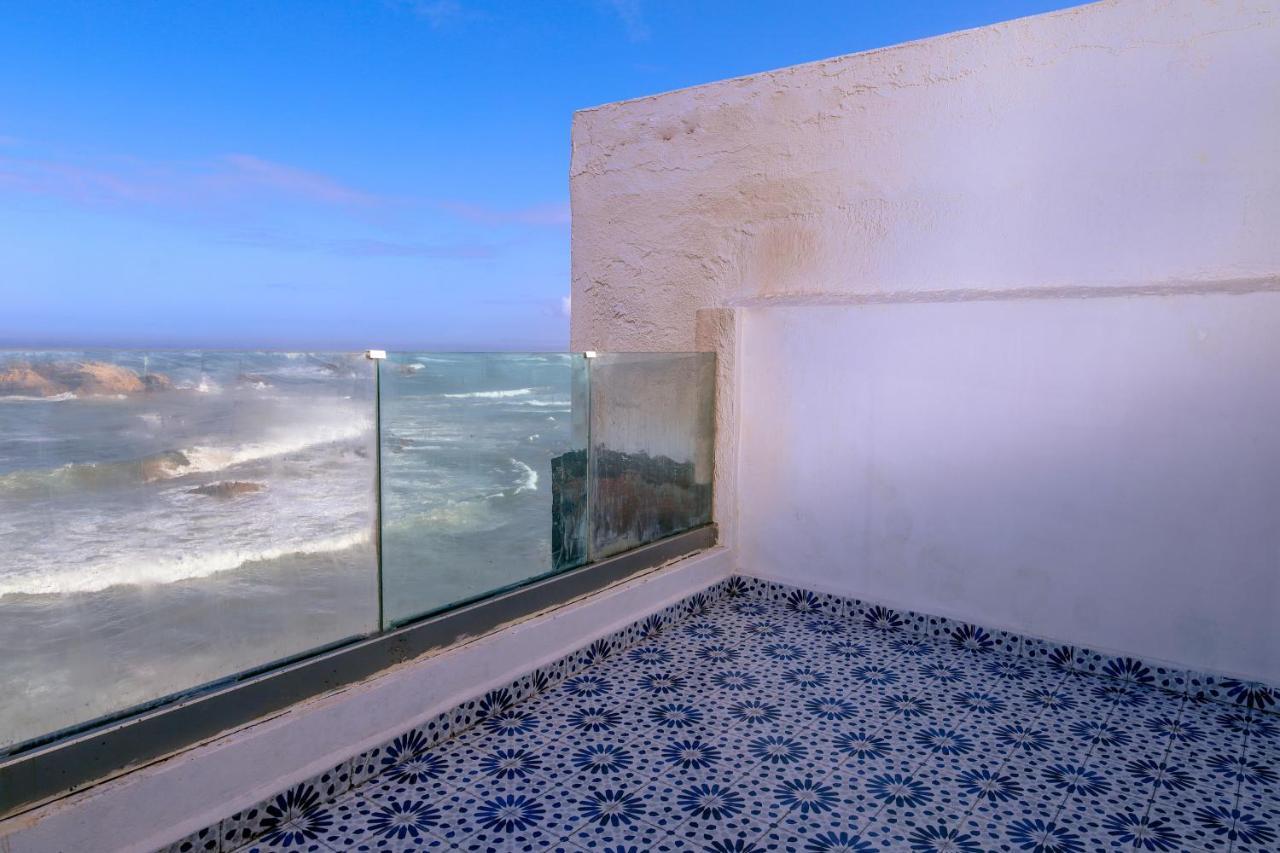 Studio Pied Dans L'Eau Apartment Есувейра Екстериор снимка