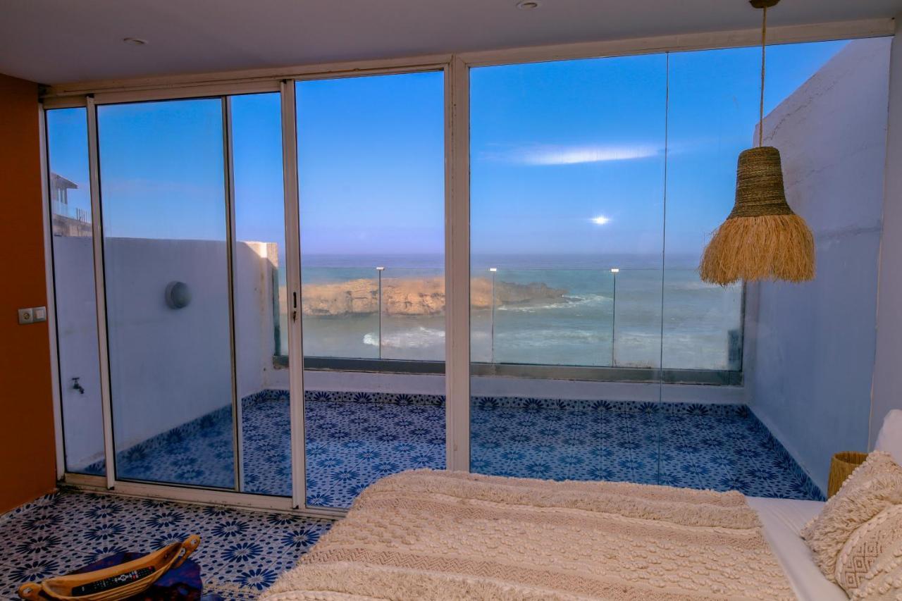 Studio Pied Dans L'Eau Apartment Есувейра Екстериор снимка