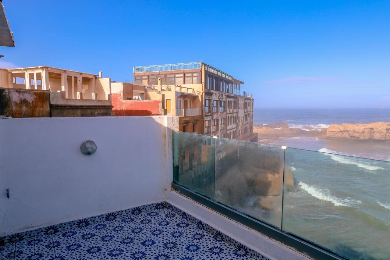 Studio Pied Dans L'Eau Apartment Есувейра Екстериор снимка